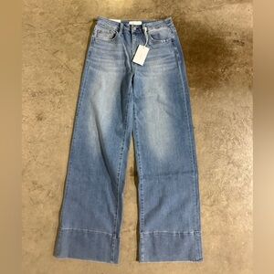 Vervet Olivia Wide Leg Jean / Size 29 / New with tags